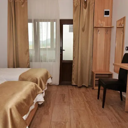 Homestay Casa Miraj Calimanesti